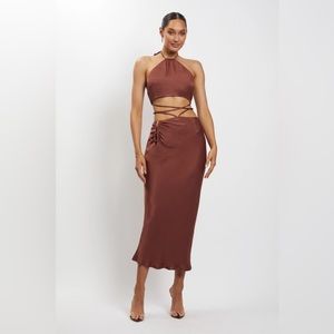 Meshki 	Leanne Halter Tie Front Midi Dress - Chocolate